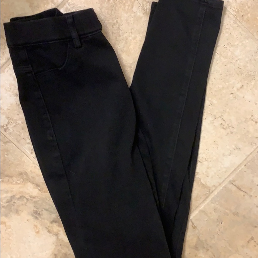 My daughter outgrow them! GREAT QUALITY JEGGINGS!